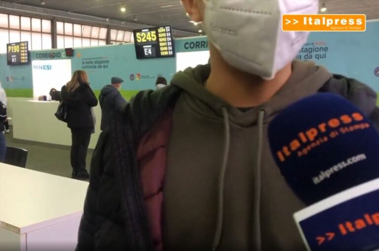 Vaccino, successo per la dose booster per i 12-15enni a Palermo