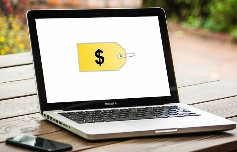 Italiani sempre più propensi allo shopping online