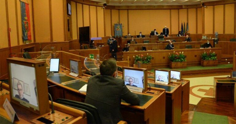 Approvati dal Consiglio 72 ordini del giorno
