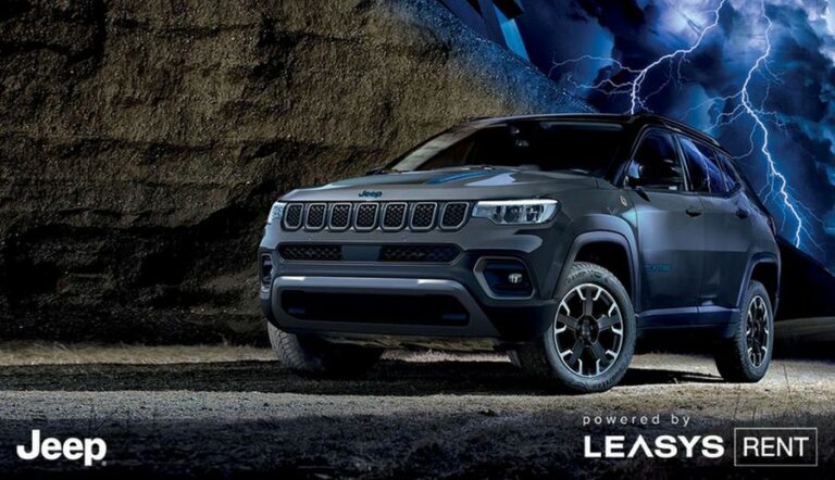 Abbonamento mensile per Jeep Renegade e Compass 4xe Plug-in Hybrid