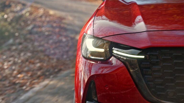 Debutta l’8 marzo la nuova Mazda CX-60 Phev da 300 Cv