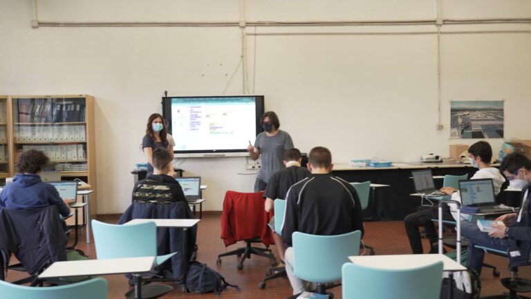 Il coding tra i banchi con la terza edizione di High Tech High School