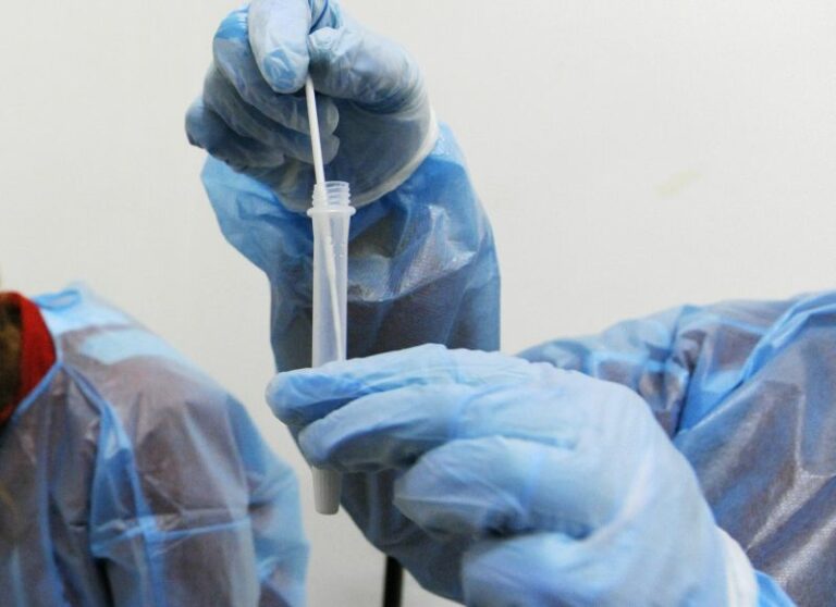 In Toscana 3.337 casi Covid, età media 36 anni. Sono 30 i decessi