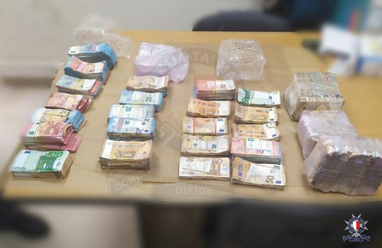 Traffico di droga dalla Sicilia a Malta, due arresti