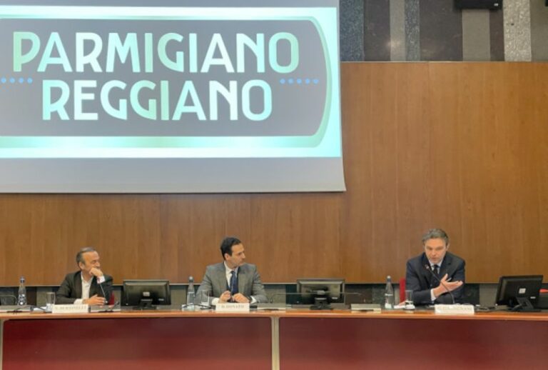 Parmigiano Reggiano, nel 2021 giro d’affari da record a 2,7 miliardi