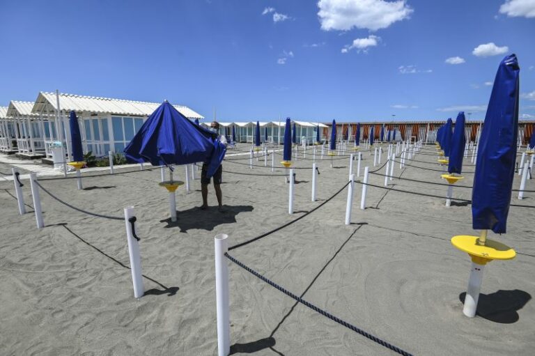 Balneari, Cdm proroga le concessioni al 2023 e gara dal 2024