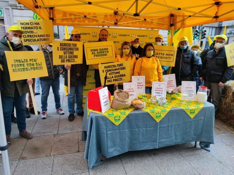 Caro bollette, in Lombardia migliaia di agricoltori in piazza