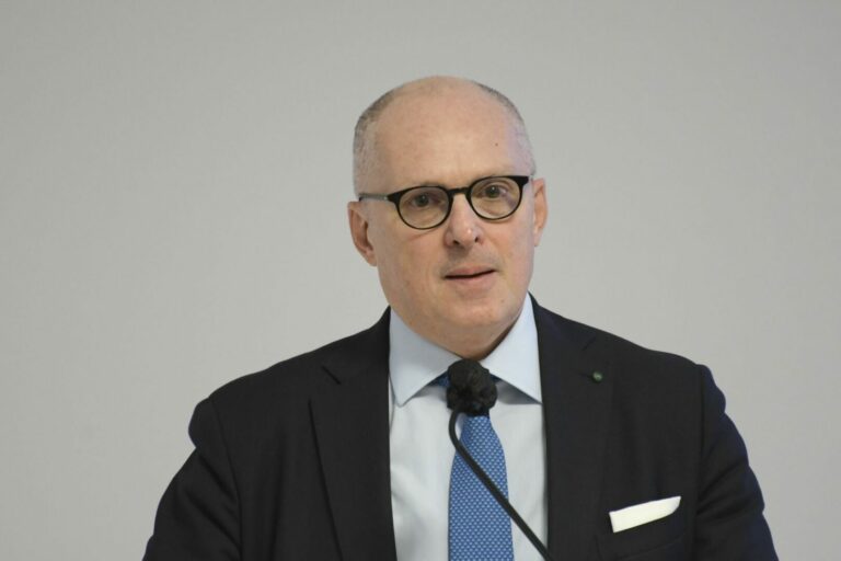 Vaccino, Ricciardi: “Sì a una quarta dose per medici e fragili”