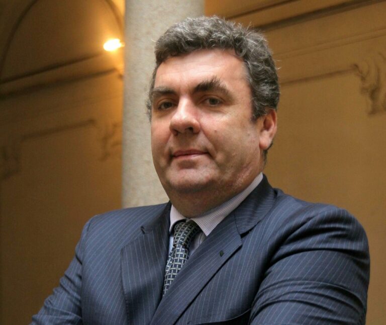 Covid, Abrignani “Riaprire con cautela. Presto per abolire green pass”