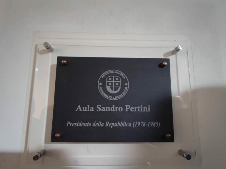 Liguria, intitolata a Pertini l’aula del Consiglio Regionale