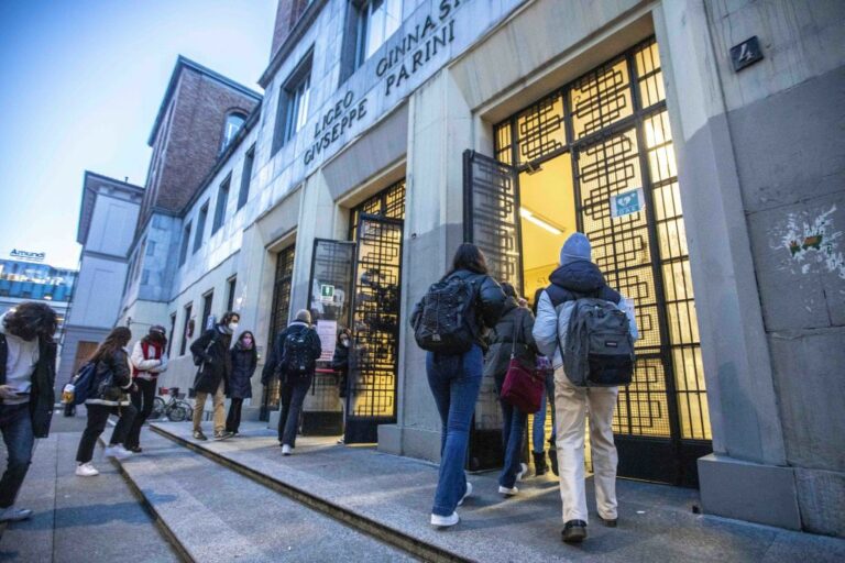 Studenti delle superiori lombarde “scoprono” la fisica delle particelle