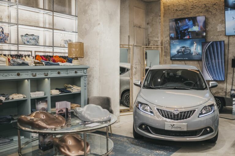 Lancia Ypsilon Alberta Ferretti protagonista della Milano Fashion Week
