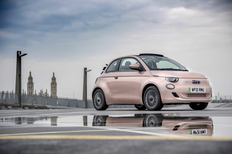 Nuova 500 vince il titolo di “City Car 2022” ai GQ Car Awards