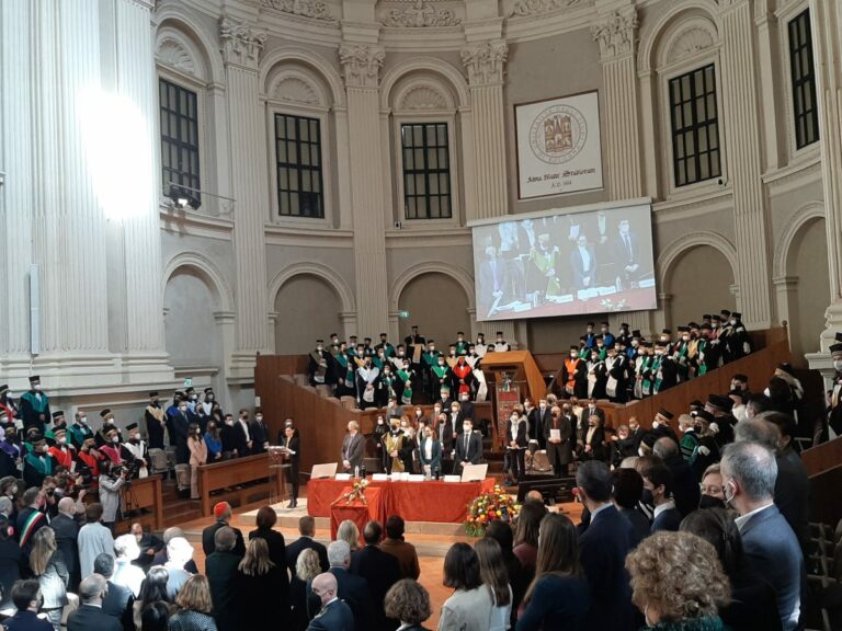 L’Università di Bologna inaugura l’anno accademico nel segno di Zaki