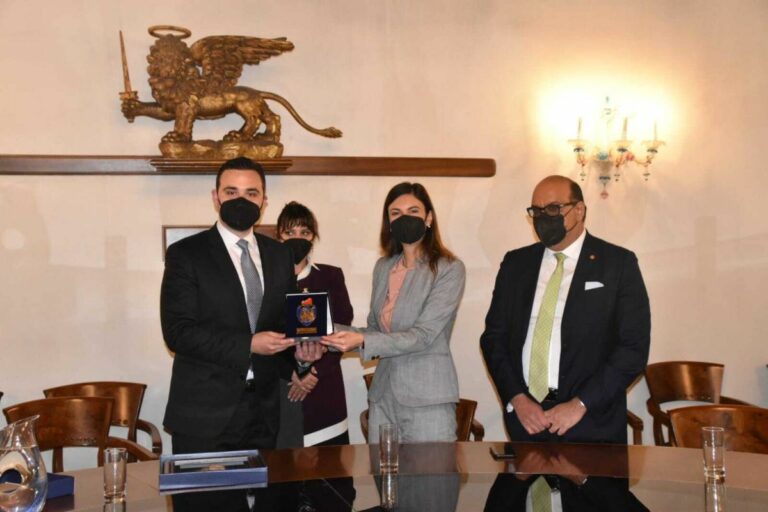 La presidente Damiano riceve il sindaco di Strumica Kostadinov