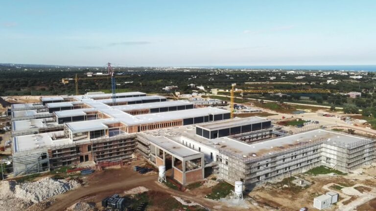 Raggiunto il 50% dei lavori per l’Ospedale di Monopoli-Fasano, 850 persone coinvolte
