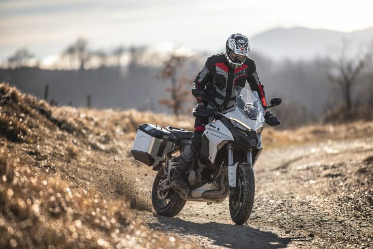 Ducati Multistrada V4, nuovo colore e aggiornamenti elettronici