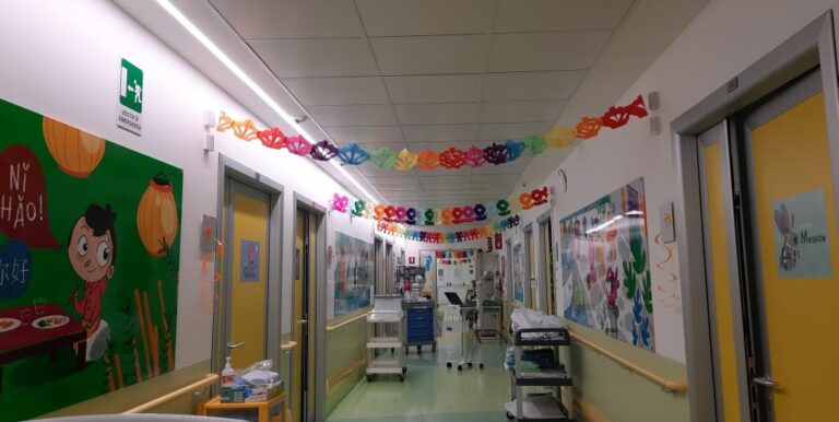 Bimba ucraina in fuga dalle bombe al Gemelli per curare il suo tumore