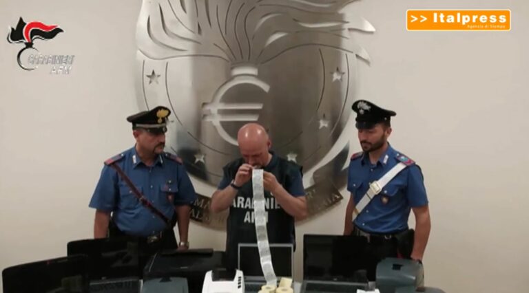 Marche da bollo e patenti false, 18 indagati tra Campania e Lazio