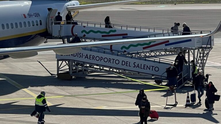 Da giugno nuovo collegamento aereo tra Brindisi e Bordeaux