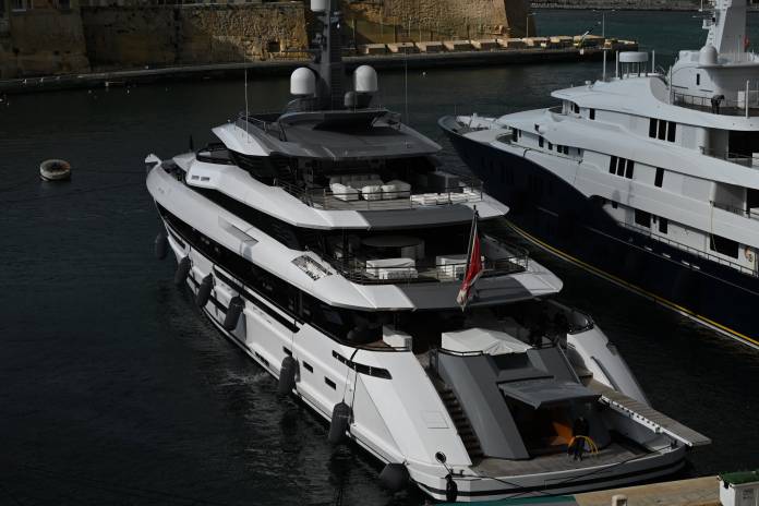 Da Viareggio a Malta, lo yacht di un oligarca russo a La Valletta