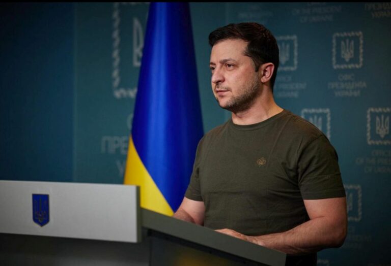 Zelensky “Garantiamo corridoi, chi può continui a combattere”