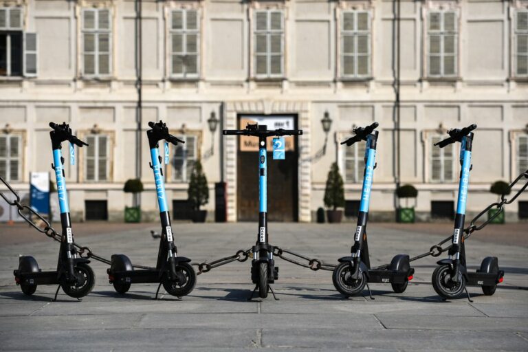 Helbiz rinnova e sostituisce la flotta di monopattini a Torino
