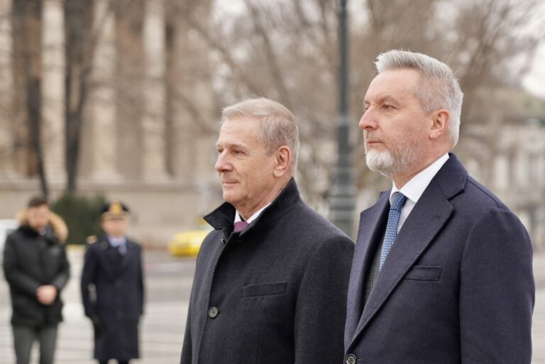 Guerini “L’Italia contribuisce a rafforzare la deterrenza”