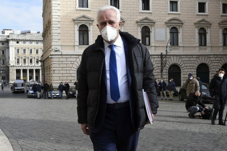 Covid, Giani: “Non abbassare la guardia, il virus circola ancora”