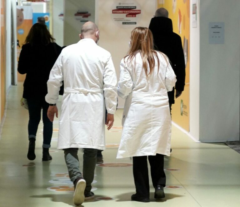 Melanoma, arriva a Palermo la campagna di Novartis “Oltre la pelle”