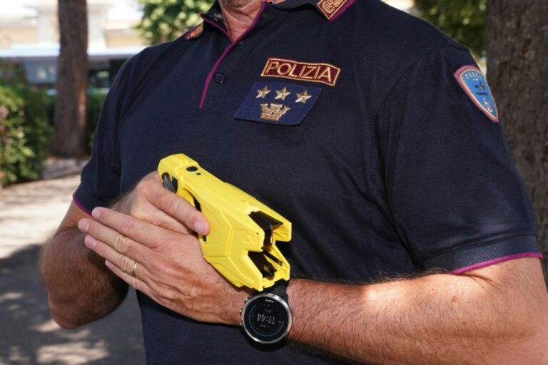 Dal 14 marzo Taser in arrivo in 14 città metropolitane