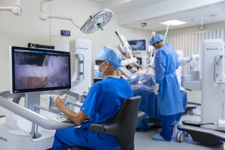 Al Gemelli in sala operatoria il robot Hugo