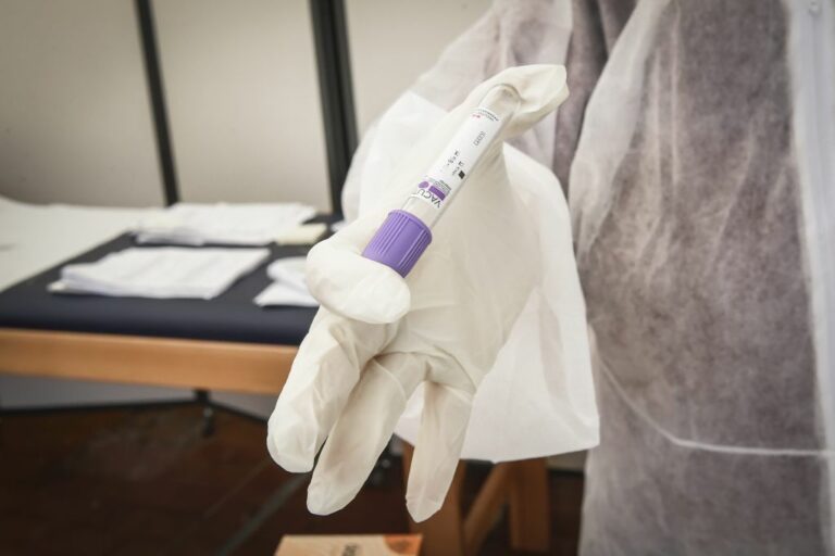 Covid, Salmassi: “Più contagi per effetto delle minori restrizioni”