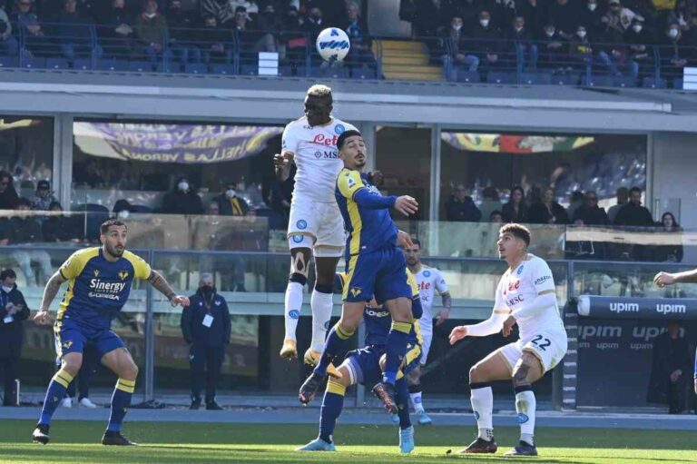 Il Napoli si rilancia a Verona nel segno di Osimhen