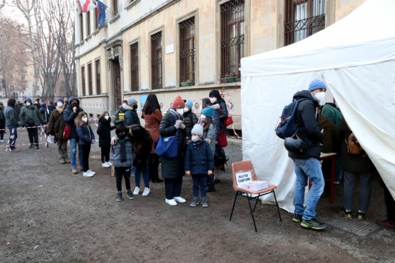 Covid, 85.288 nuovi casi e 180 decessi nelle ultime 24 ore