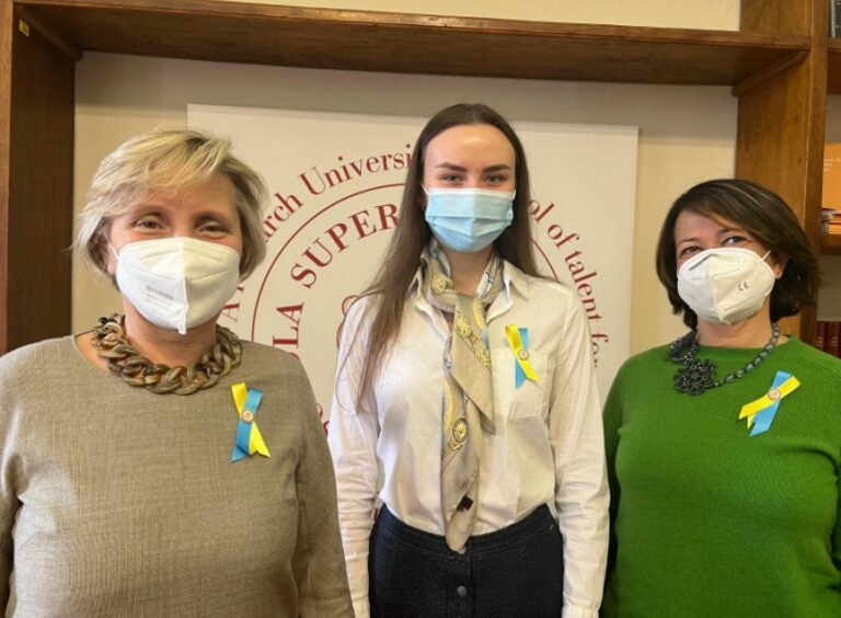 Sant’Anna for Ucraina, disponibili le coccarde solidali