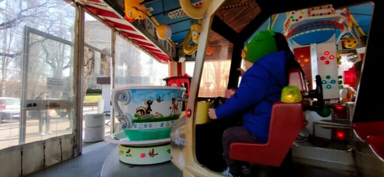 A Ferrara giostre, zucchero filato e pop corn per i bambini ucraini