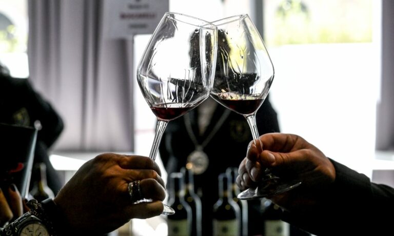 Vino, nel 2021 trend positivo per il mercato nella Distribuzione Moderna