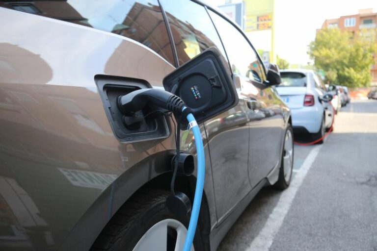 Mobilità sostenibile, prosegue la crescita dei veicoli elettrificati