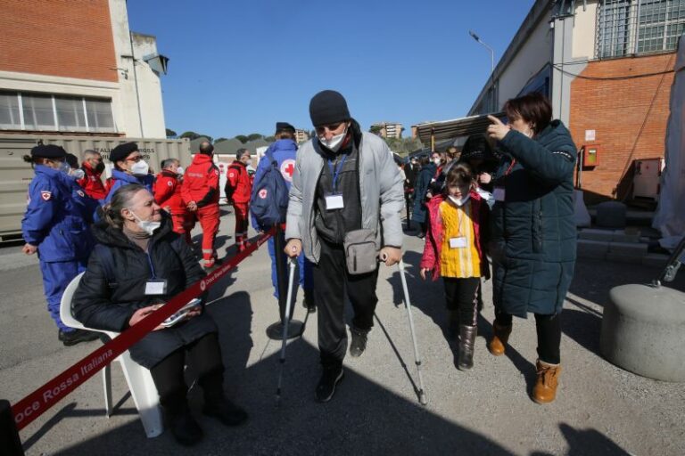 Toti “86 strutture hanno aderito al bando per ospitare i profughi”