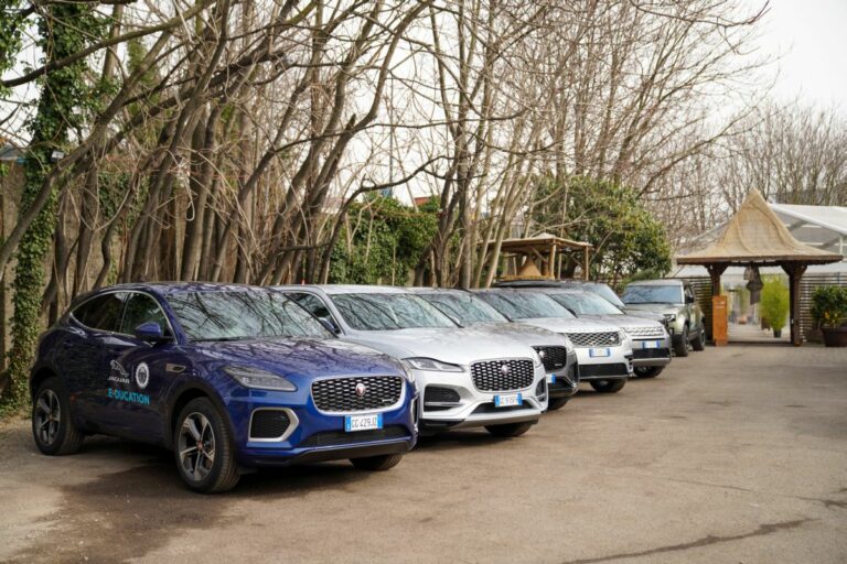 Mobilità sostenibile, Jaguar Land Rover lancia progetto e-ducation