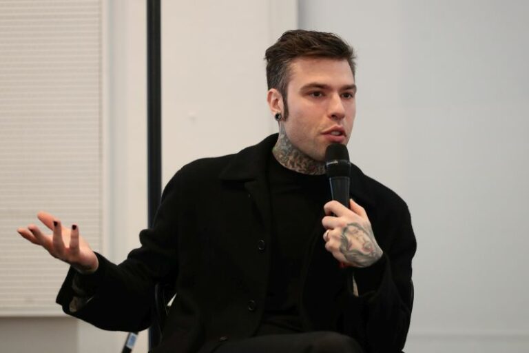 Fedez lascia l’ospedale dopo l’intervento per un tumore al pancreas