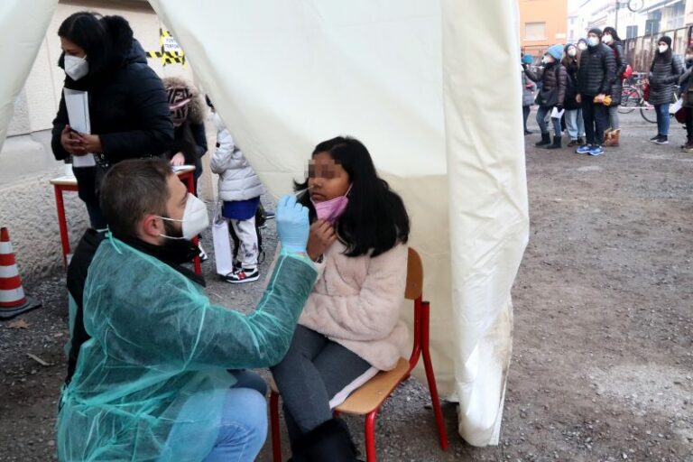 Covid, in Sardegna 1594 nuovi casi e 11 decessi