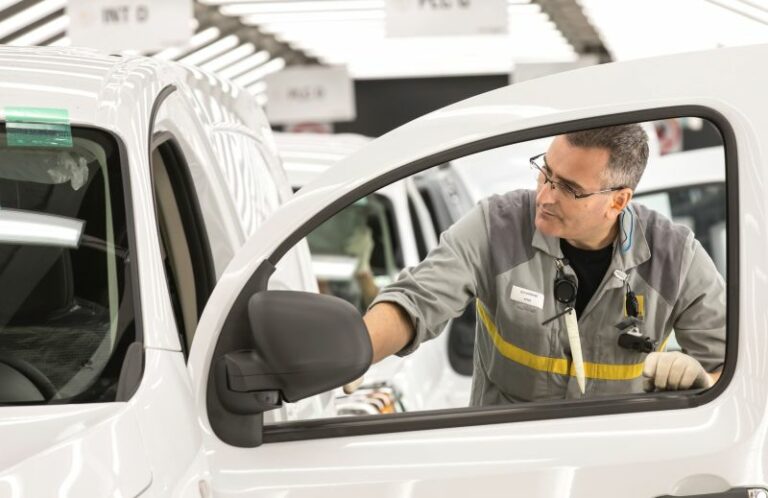 Renault sospende l’attività nello stabilimento di Mosca