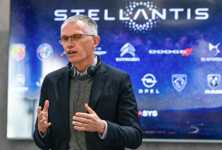Stellantis, Tavares “L’Italia è centrale nel nostro piano”