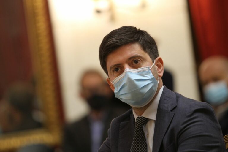 Covid, Speranza “La gestione della pandemia diventa ordinaria”