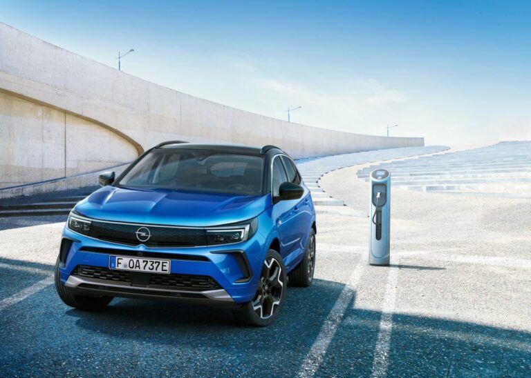 Passare a Opel Grandland plug-in hybrid è ancora più facile