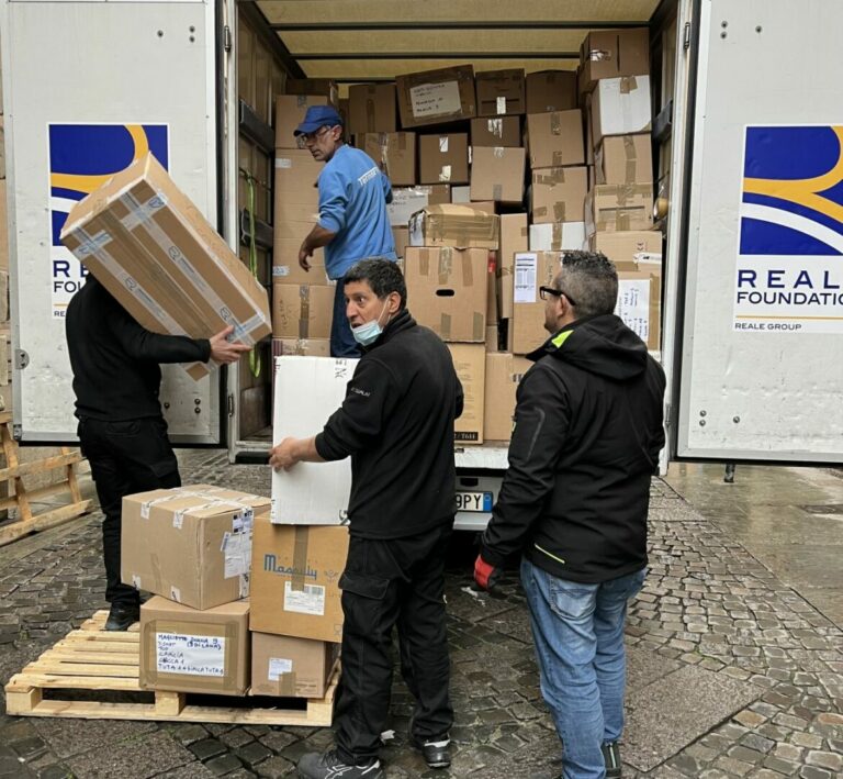 Ucraina, Reale Foundation porta beni di prima necessità al confine bellico