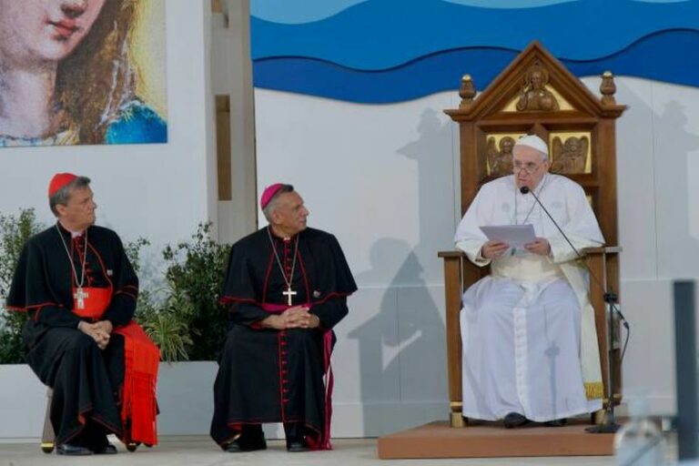 Papa Francesco “Malta porto di salvezza per le persone martoriate”