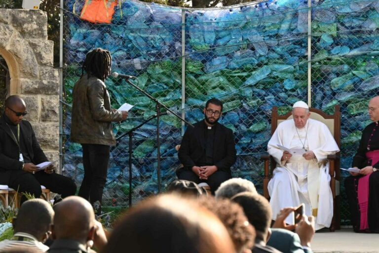 Pope concludes visit to Malta with appeal for a safe harbour to migrants